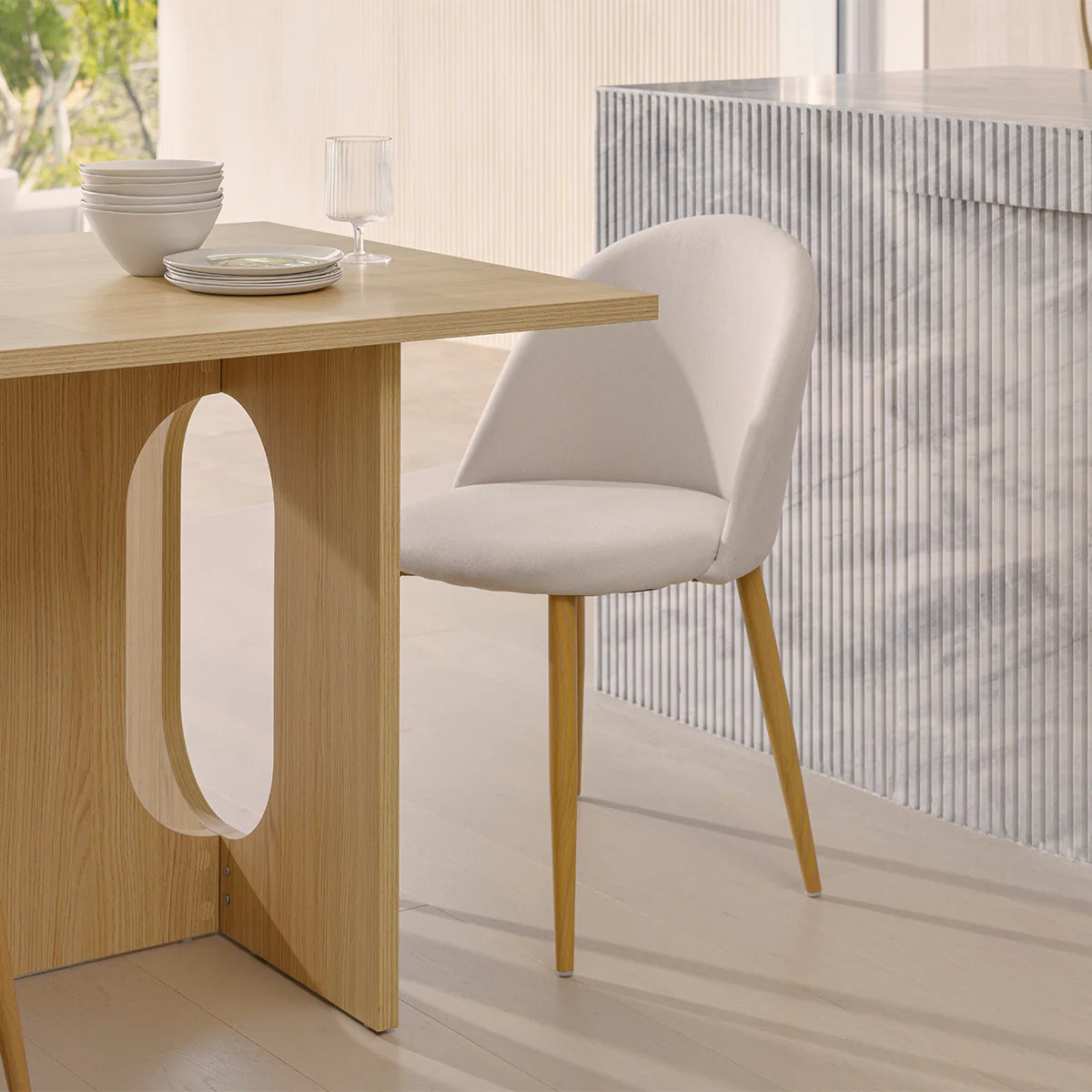 Aely Chaise