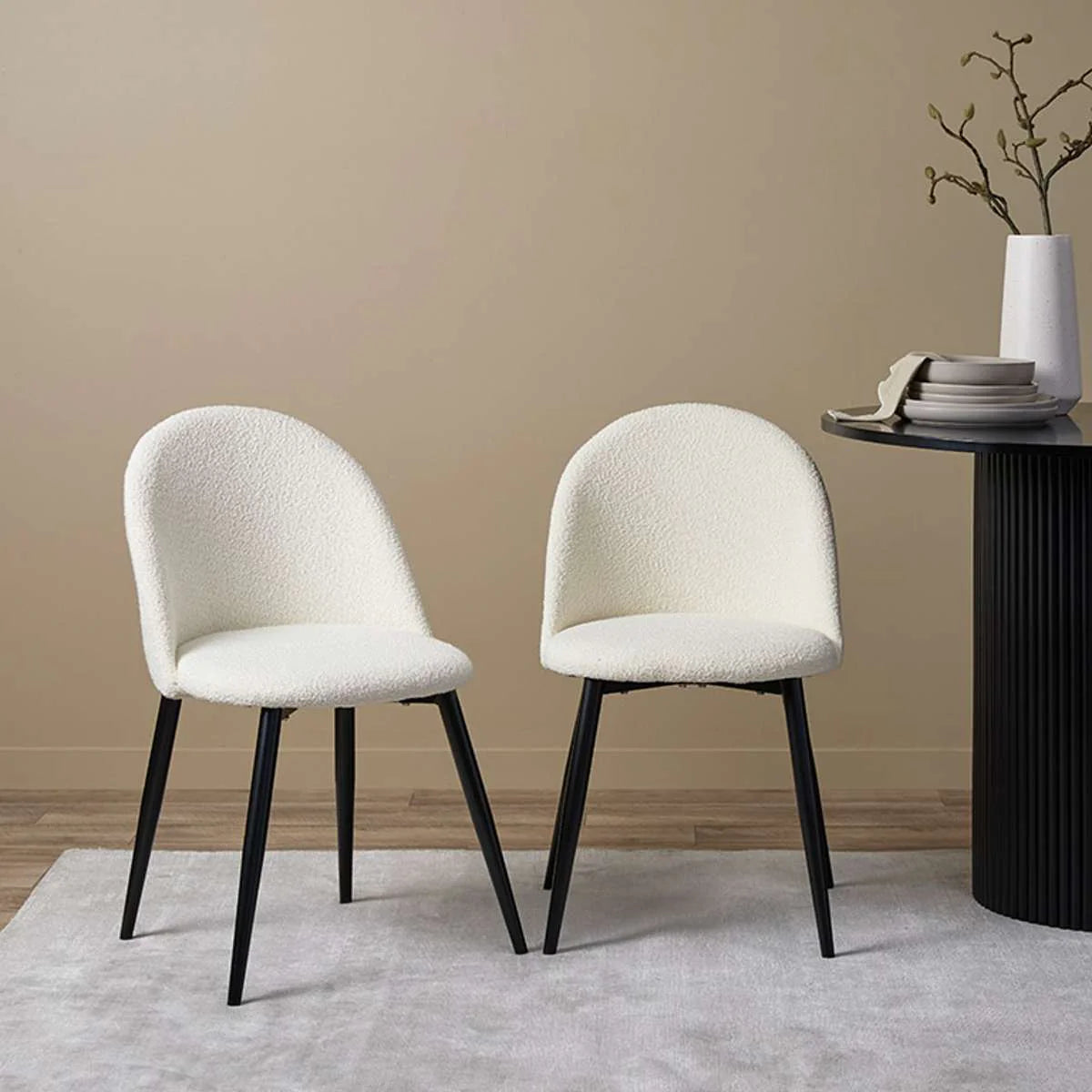 Aely Chaise