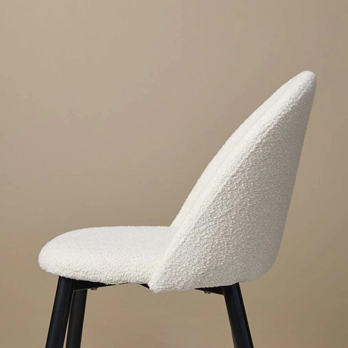 Aely Chaise