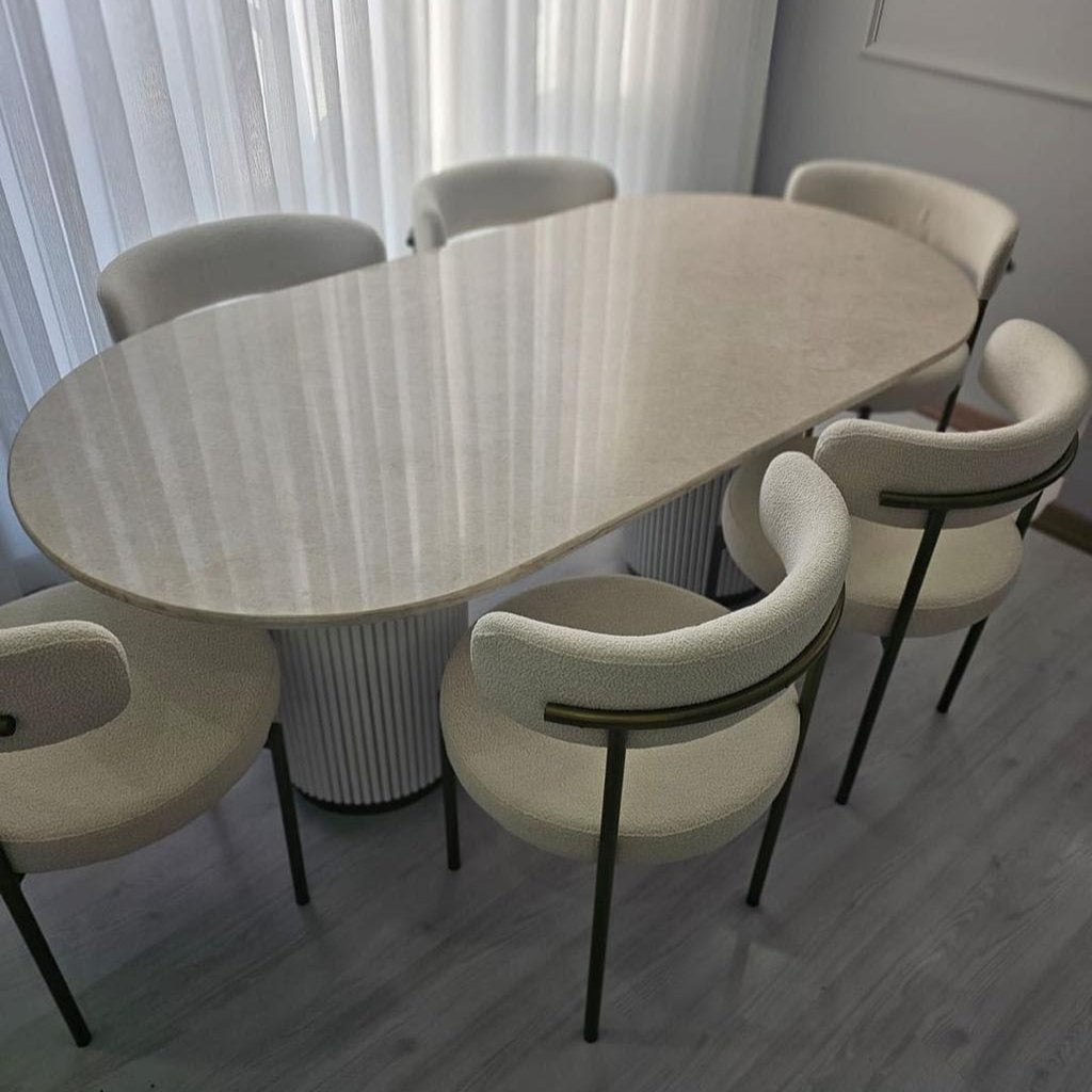 Table à manger ovale + 6 chaises