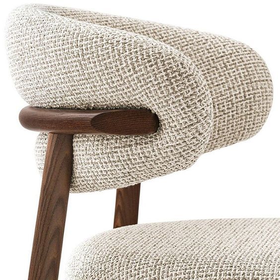 Chaise Aria